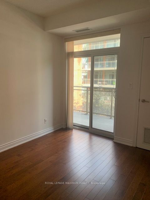 281 Woodbridge Ave, #307