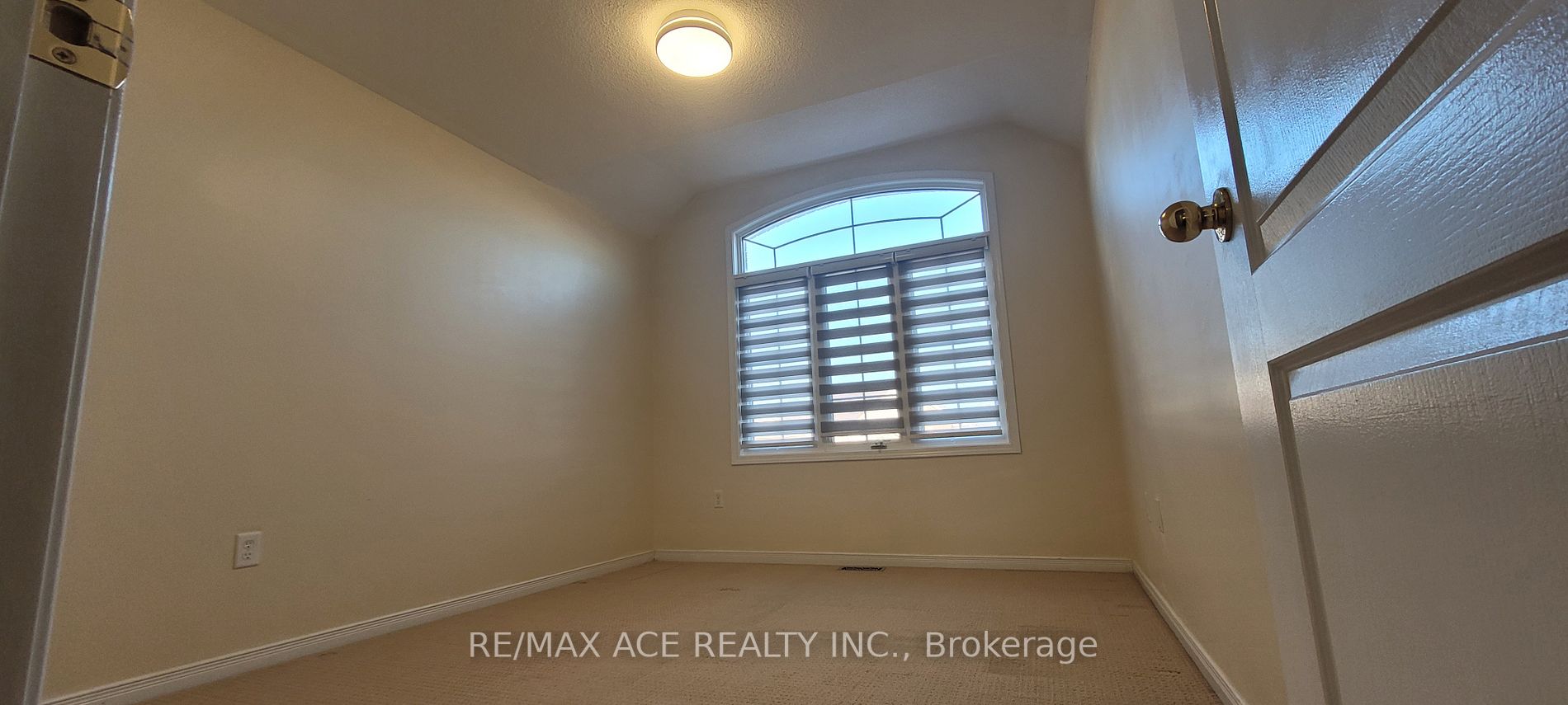 46 Ralph Chalmers Ave
