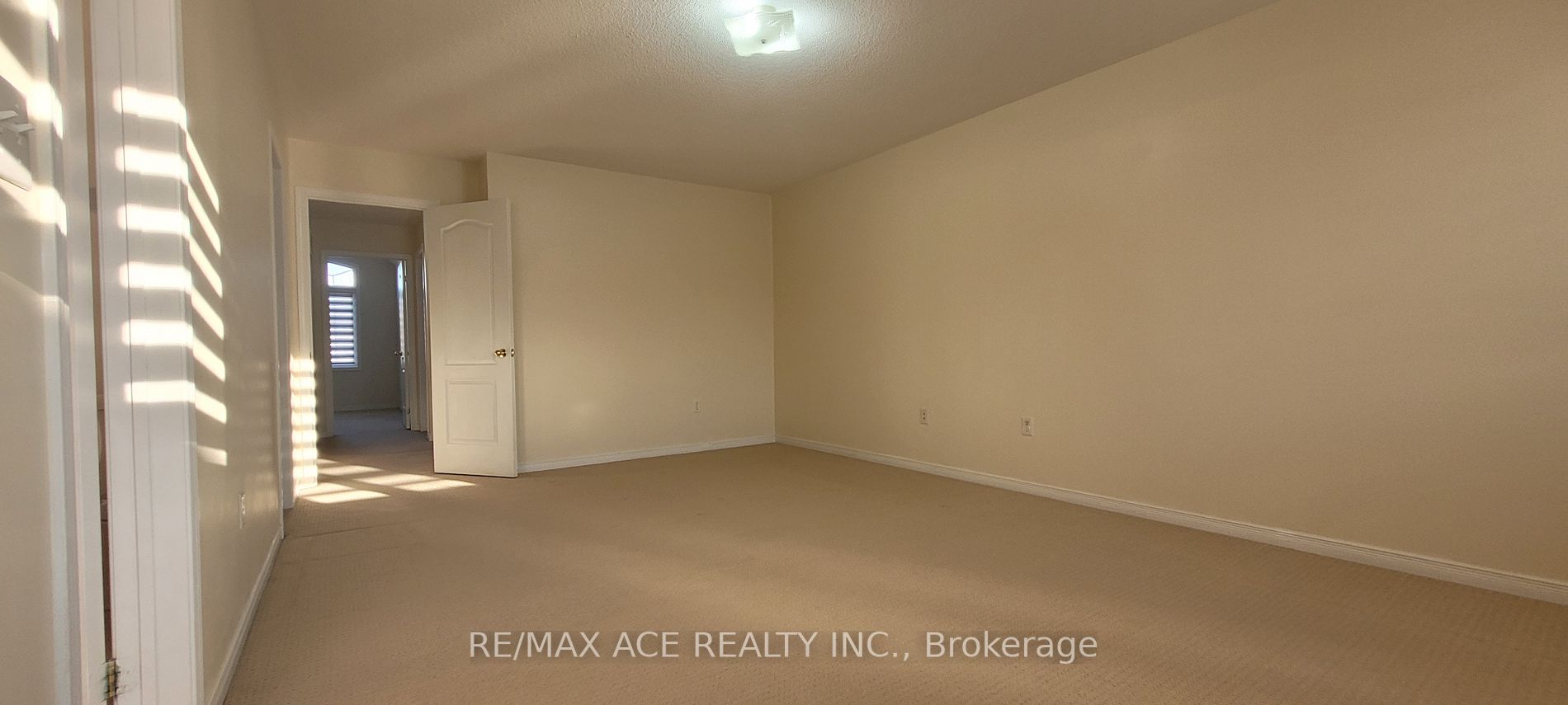 46 Ralph Chalmers Ave