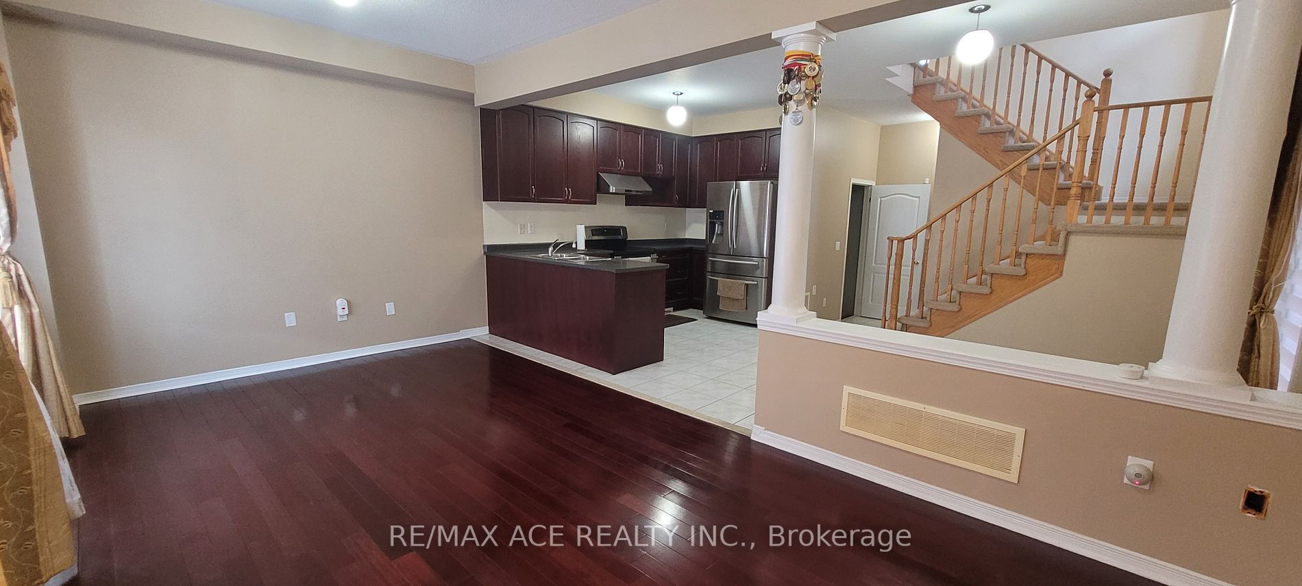 46 Ralph Chalmers Ave