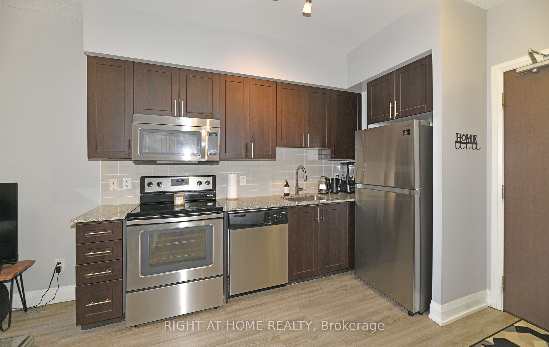75 North Park Rd, #102