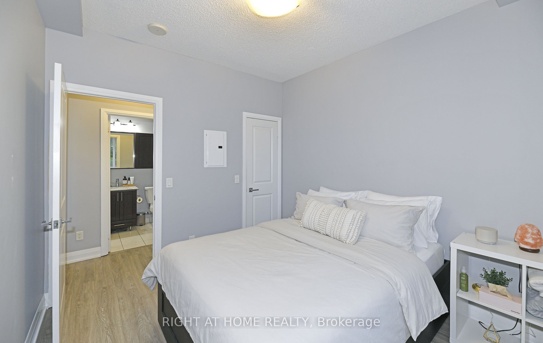 75 North Park Rd, #102