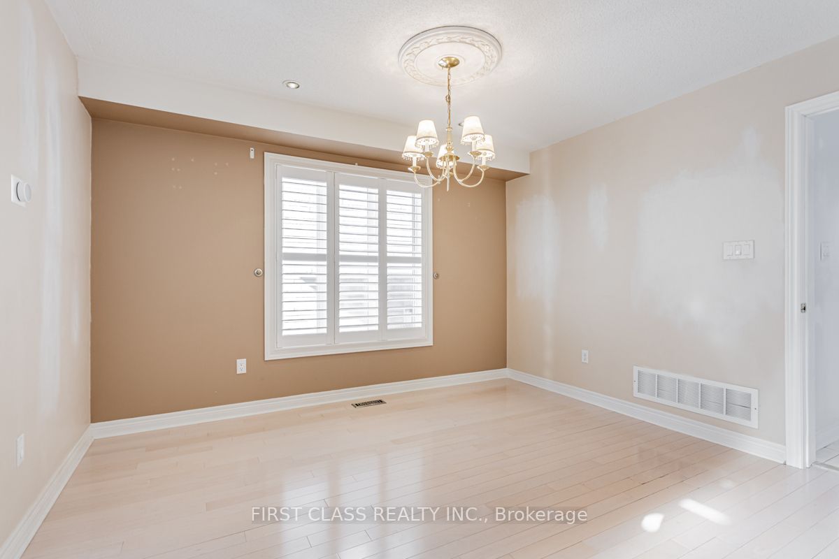 68 Steckley St