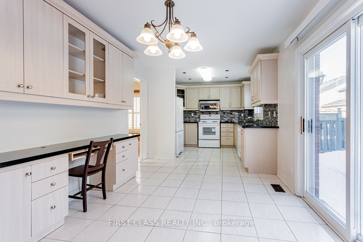 68 Steckley St