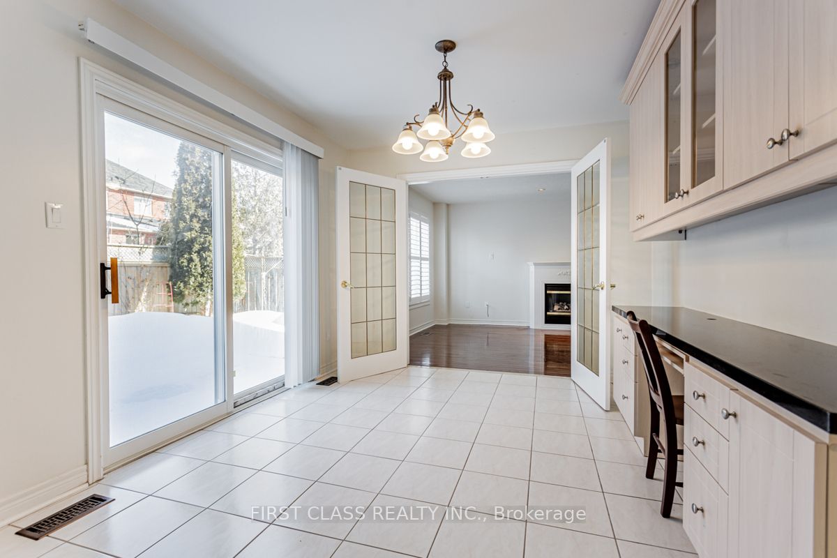 68 Steckley St