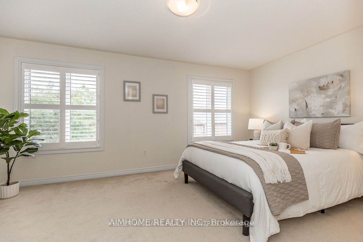 165 Warwick Cres, #Upper