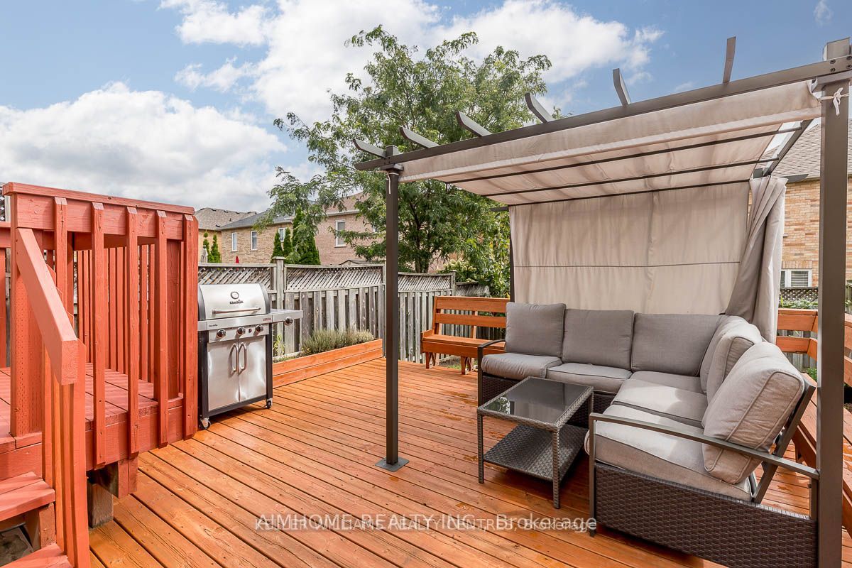 165 Warwick Cres, #Upper