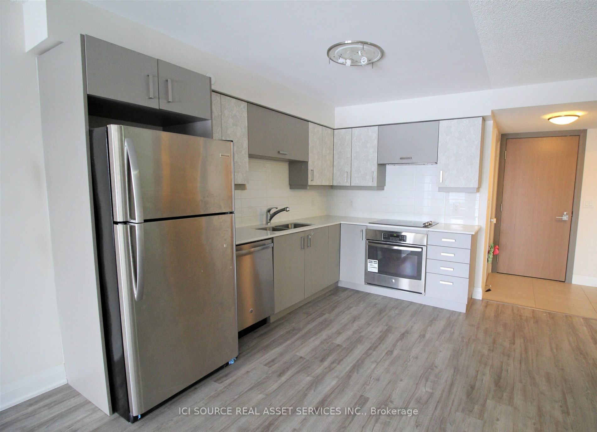 18 Uptown Dr, #512