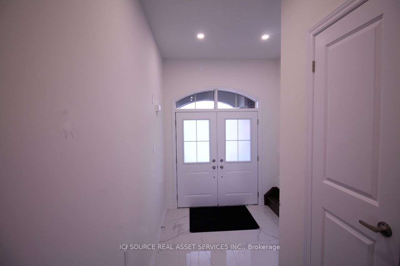 1093 Cole St