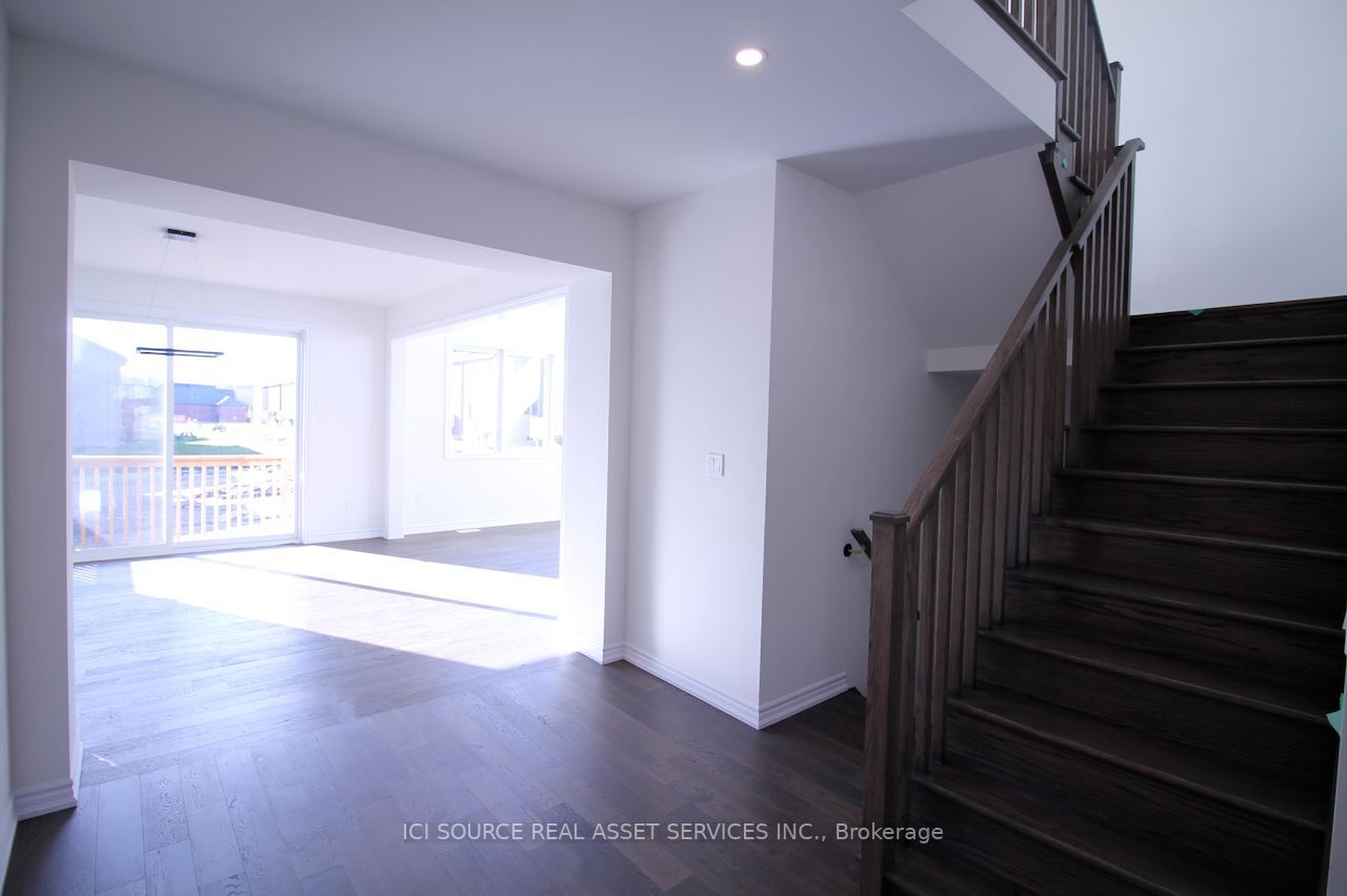 1093 Cole St