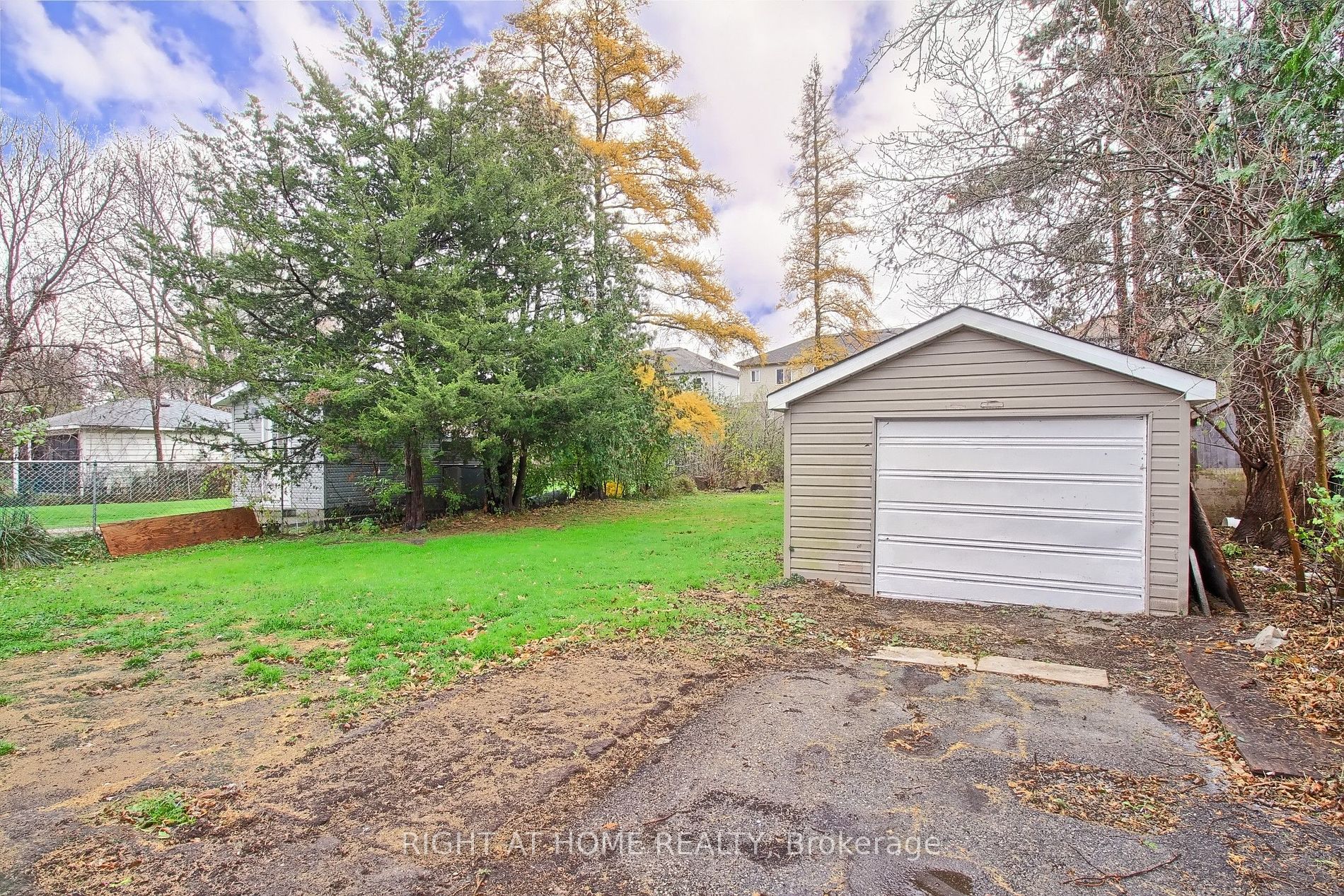171 Bayview Ave