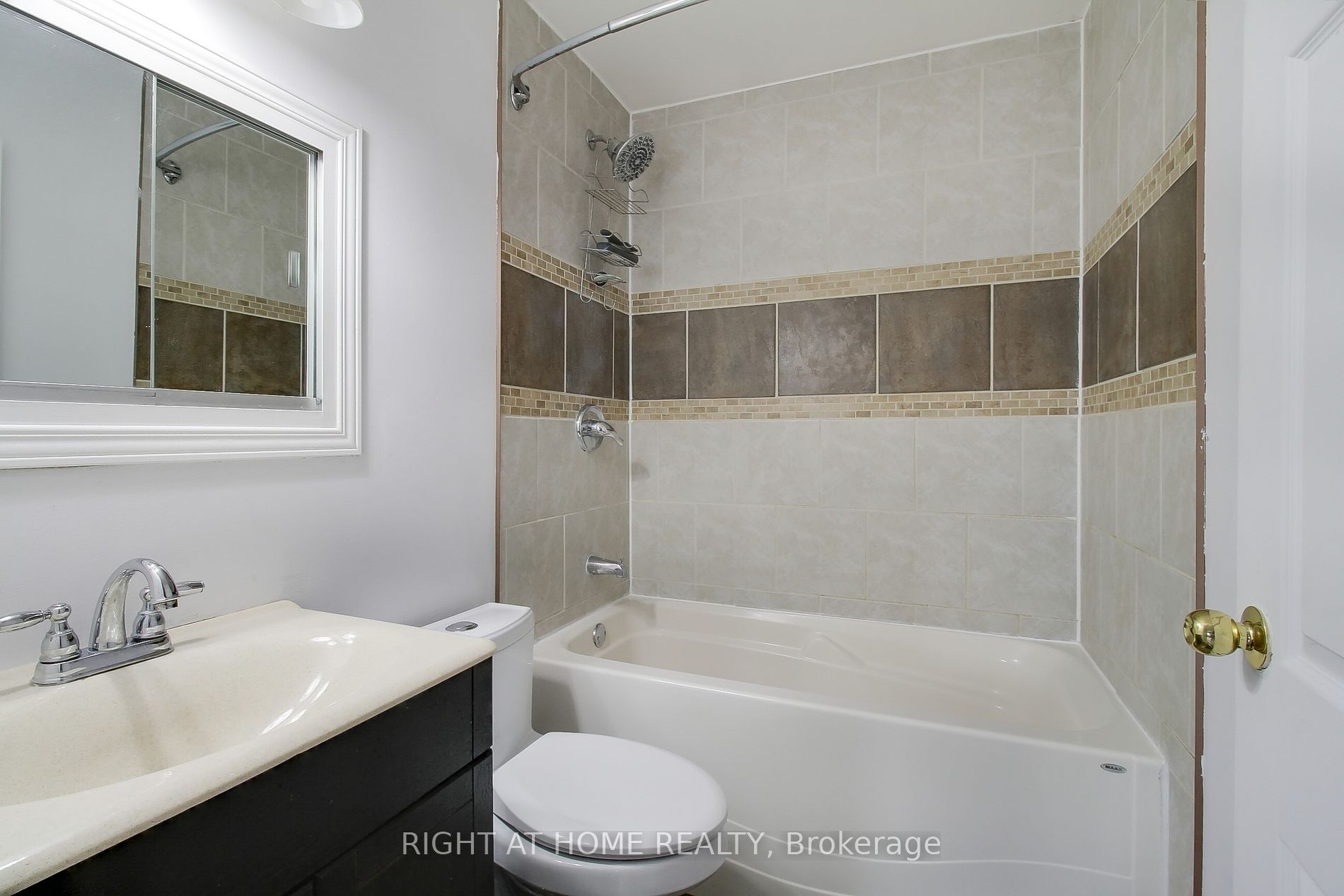 171 Bayview Ave