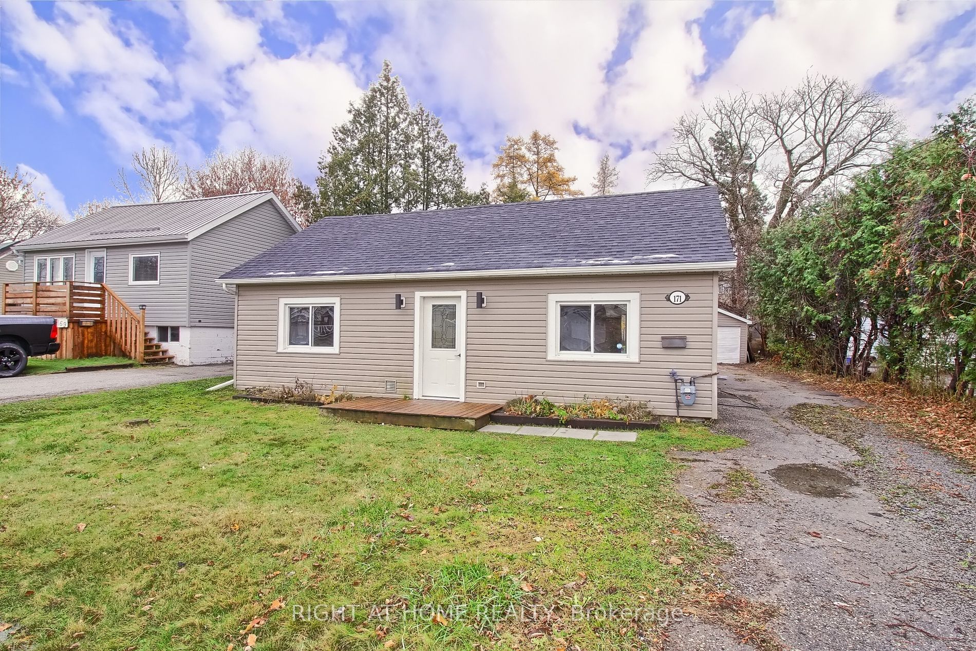 171 Bayview Ave