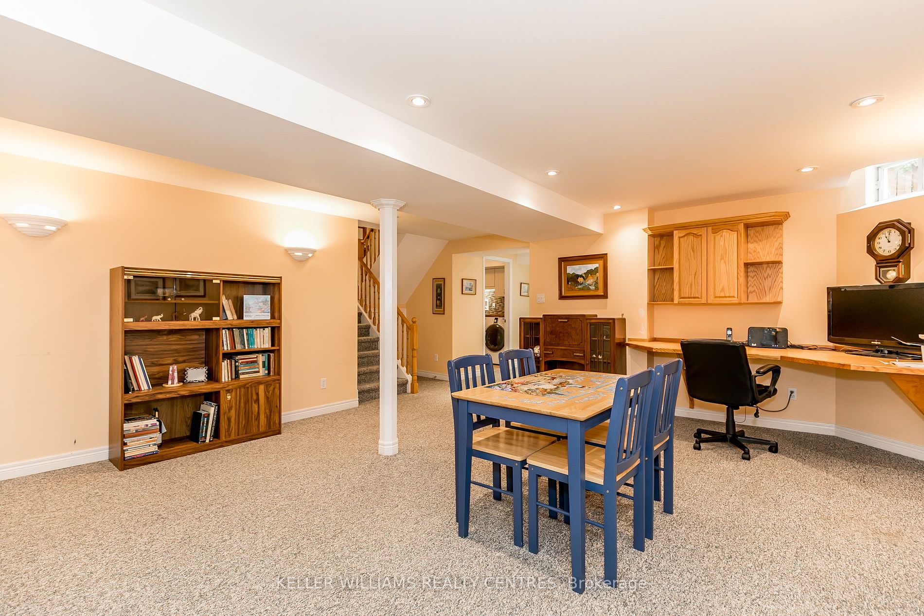 173 Hollandview Tr