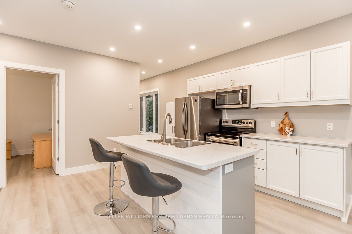 23 Delta Cres