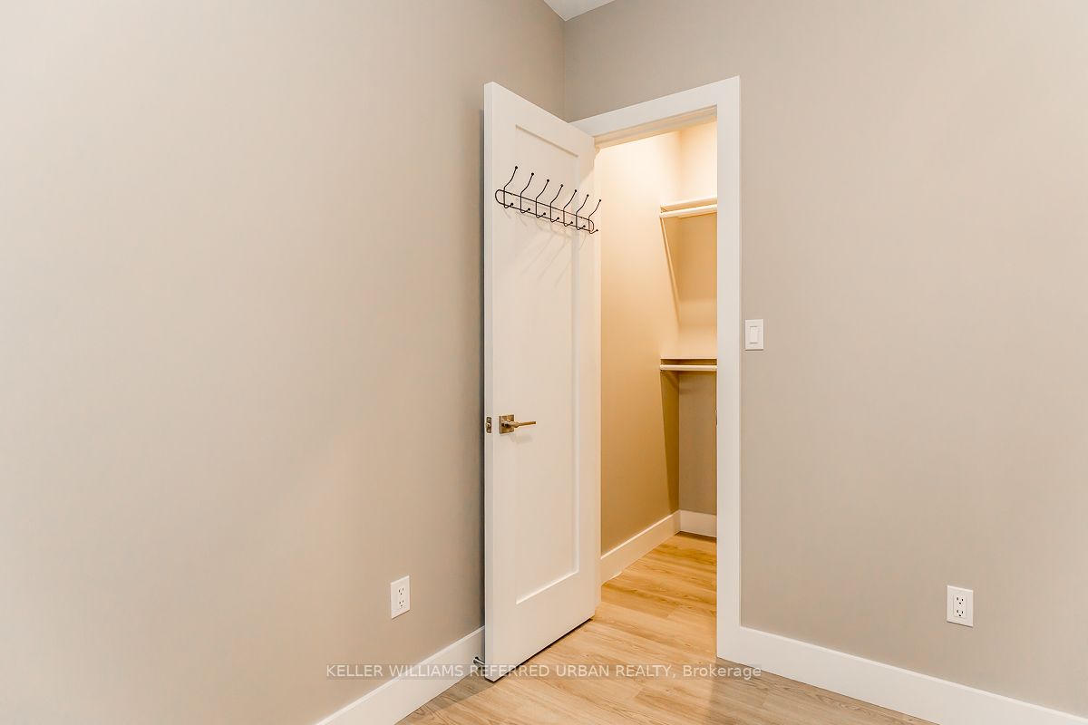 23 Delta Cres