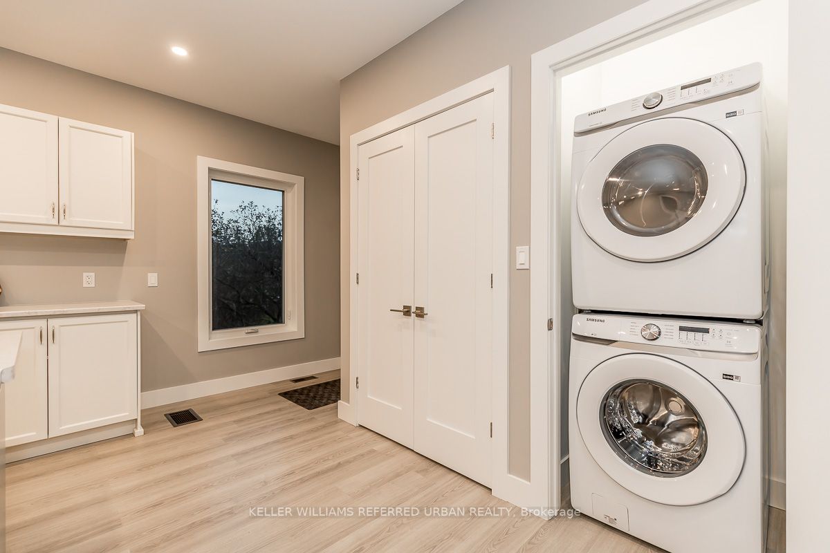 23 Delta Cres