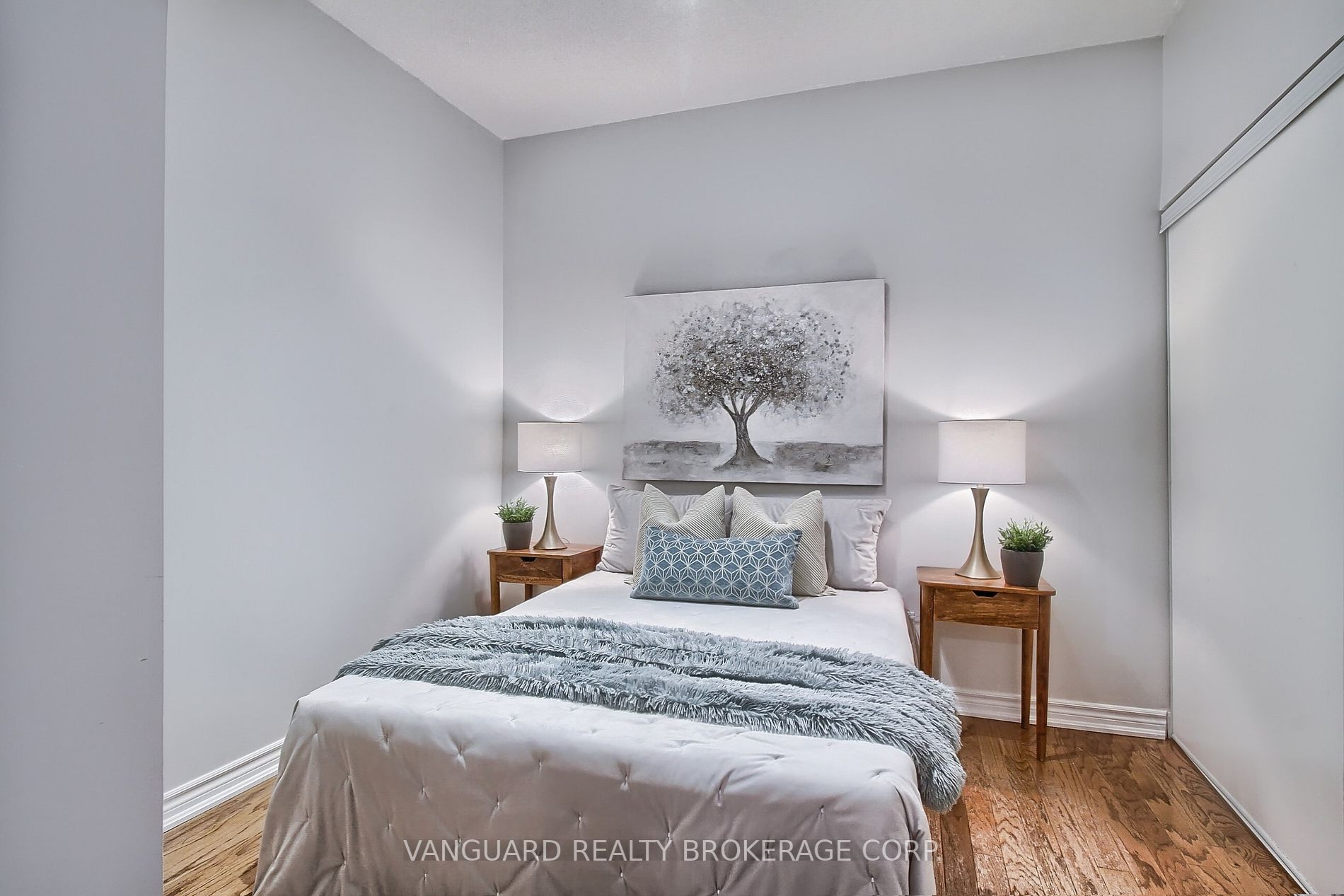 8026 Kipling Ave W, #513