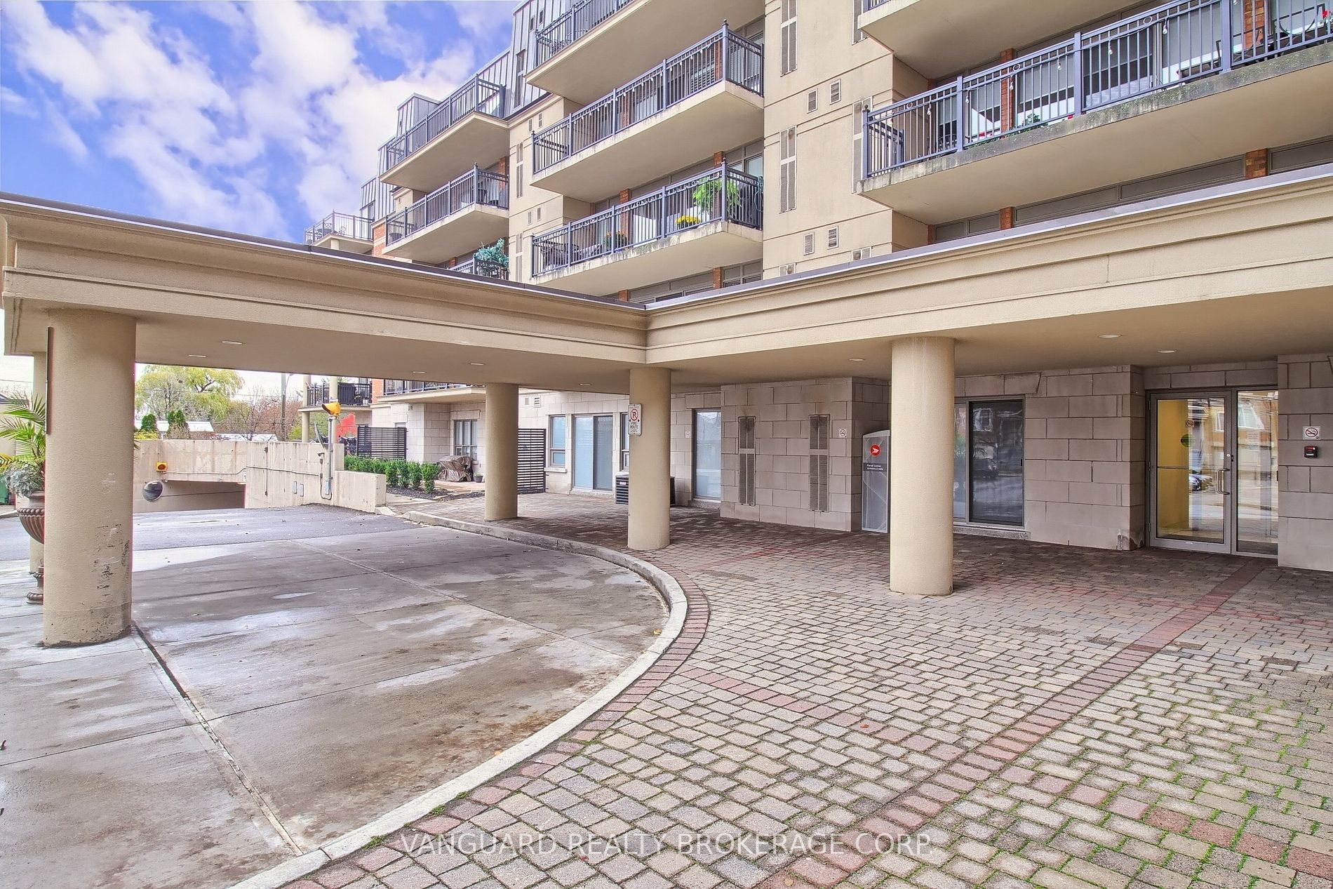 8026 Kipling Ave W, #513