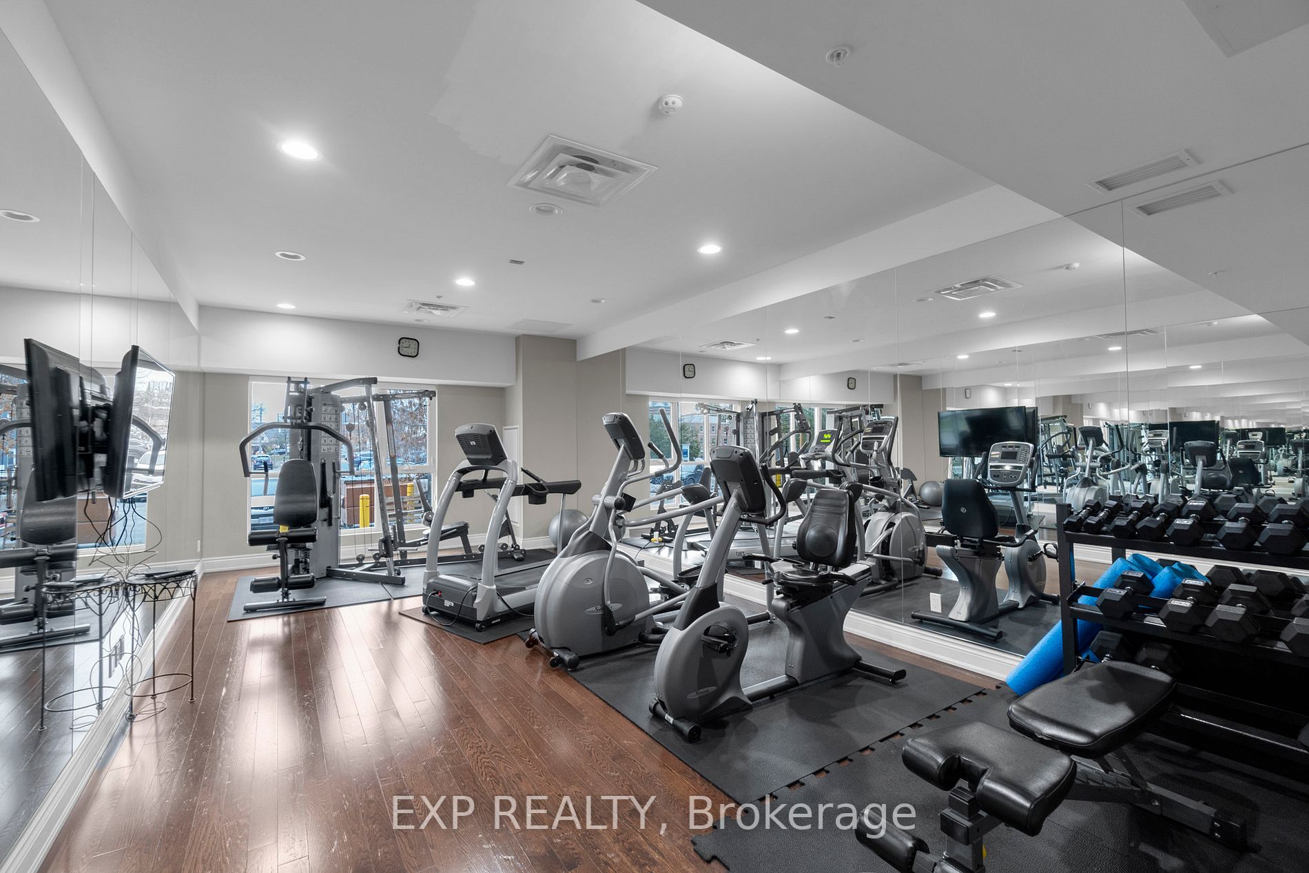 68 Main St, #222