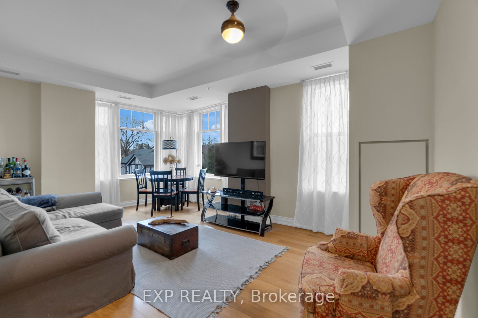 68 Main St, #222