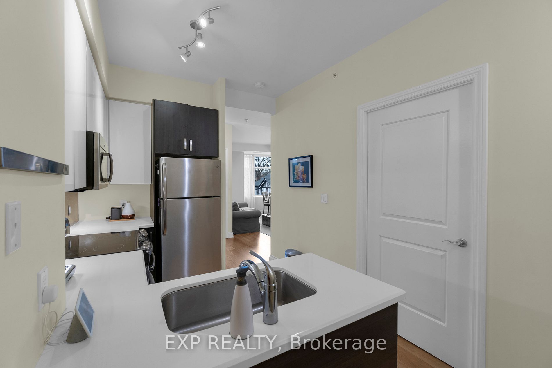 68 Main St, #222