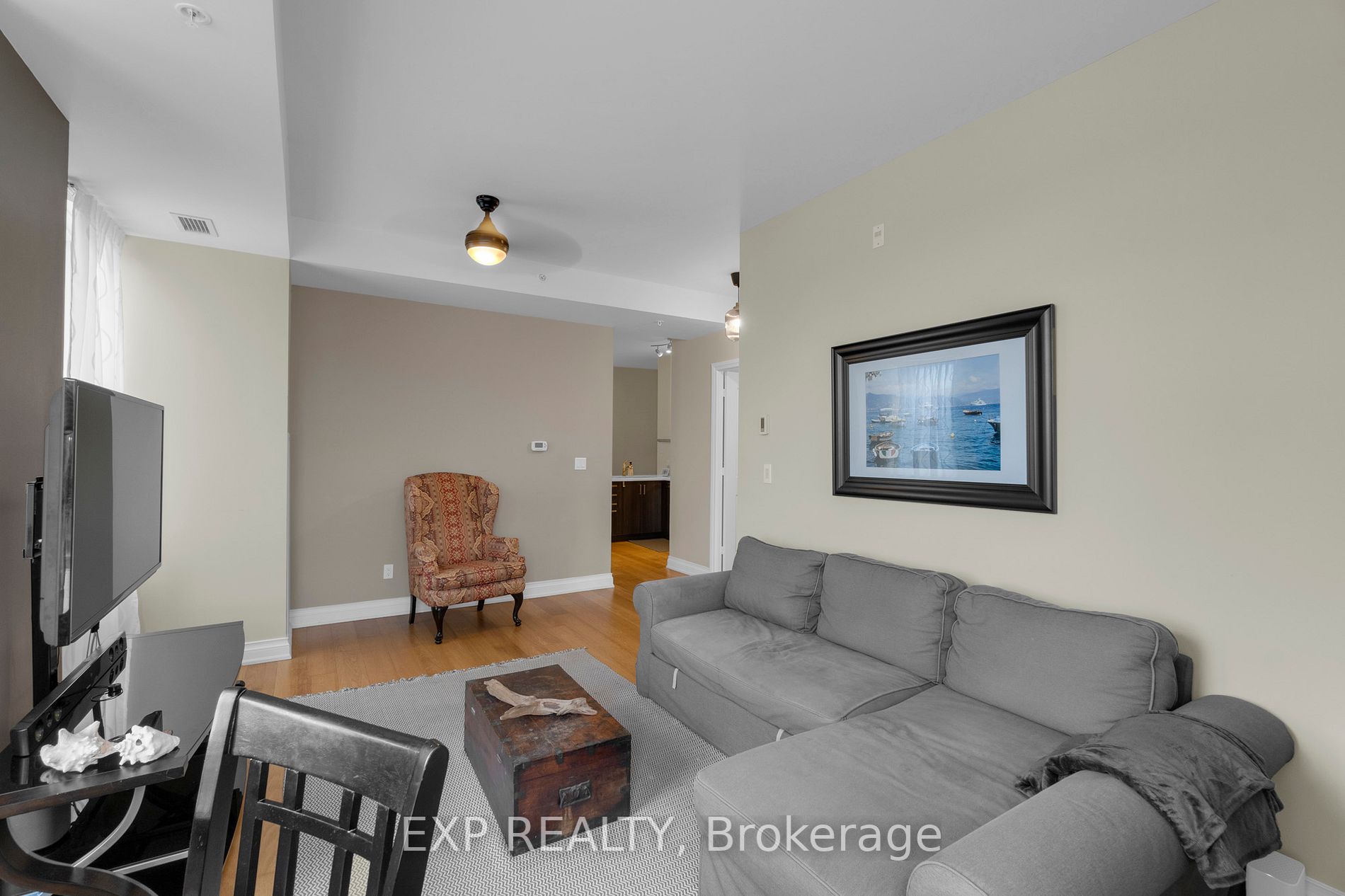 68 Main St, #222