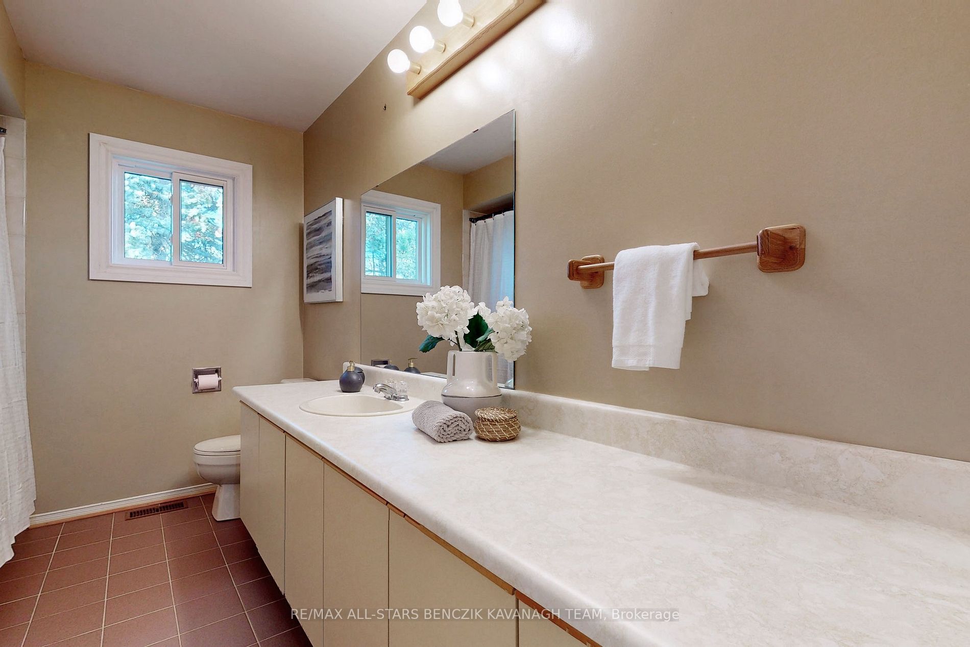 52 Norwich Dr