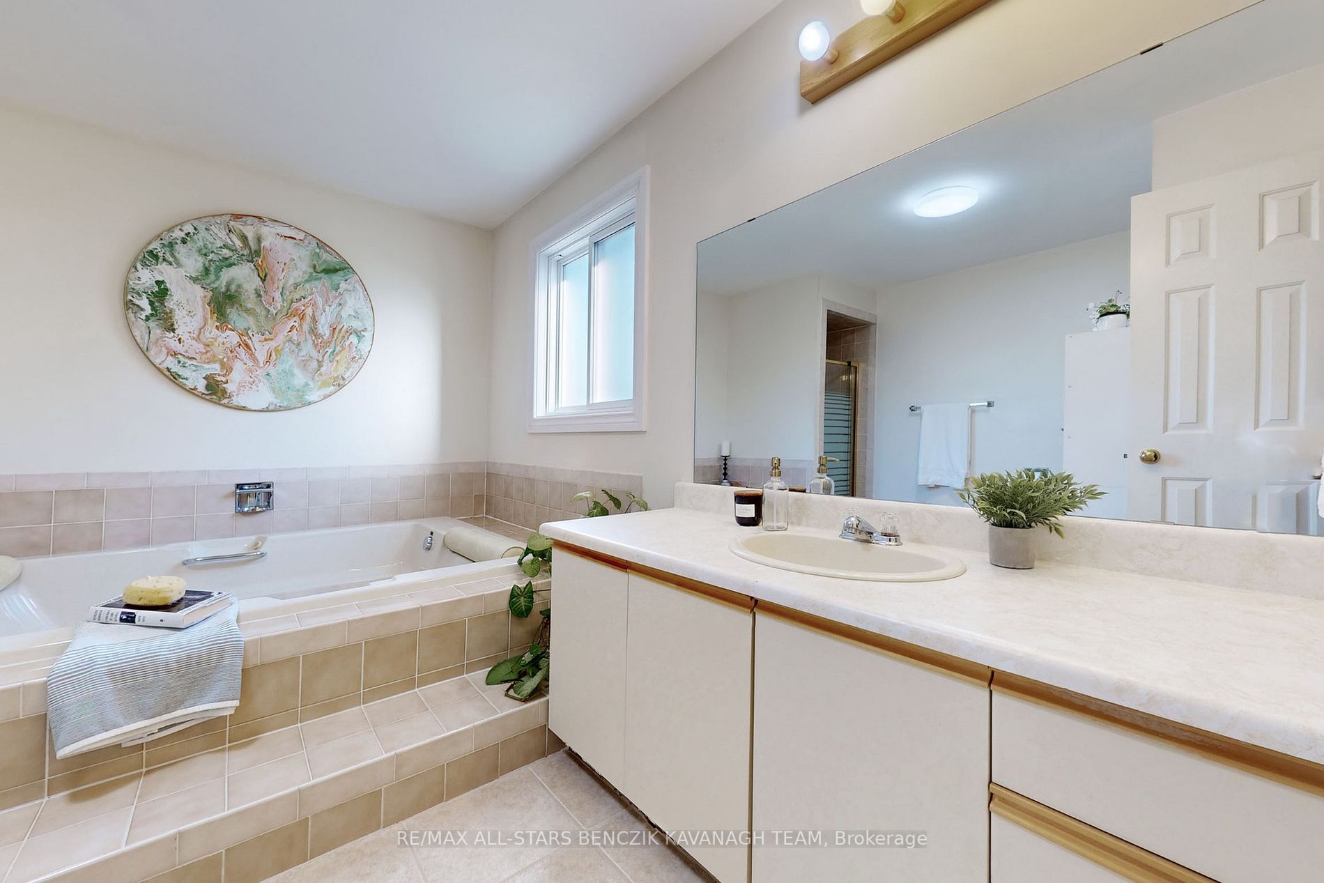 52 Norwich Dr