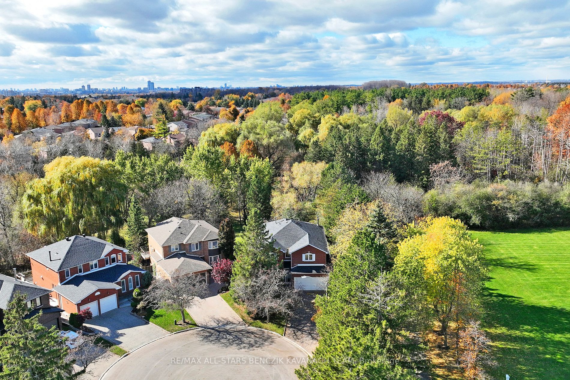 52 Norwich Dr