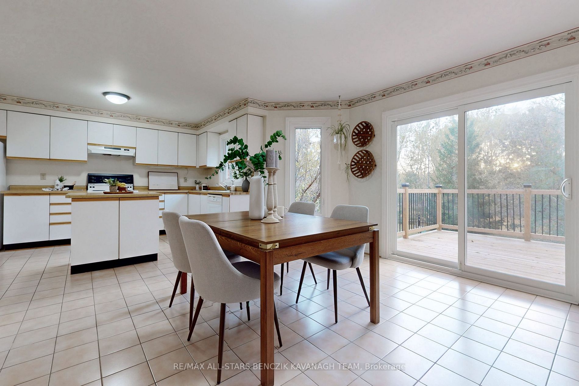 52 Norwich Dr