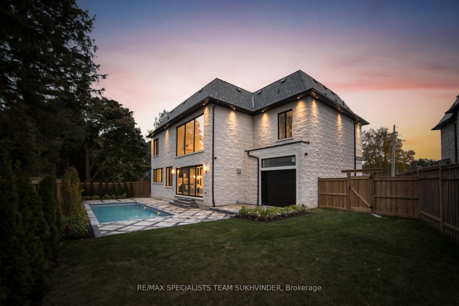 204 Hollingsworth Dr