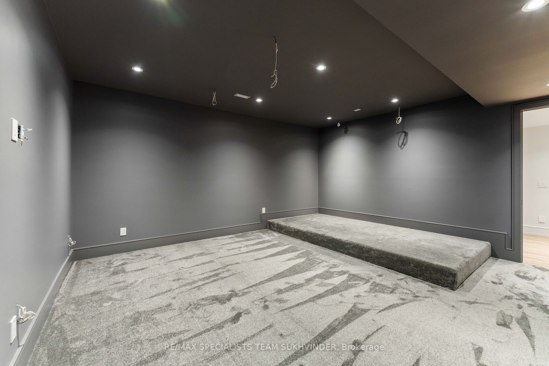204 Hollingsworth Dr