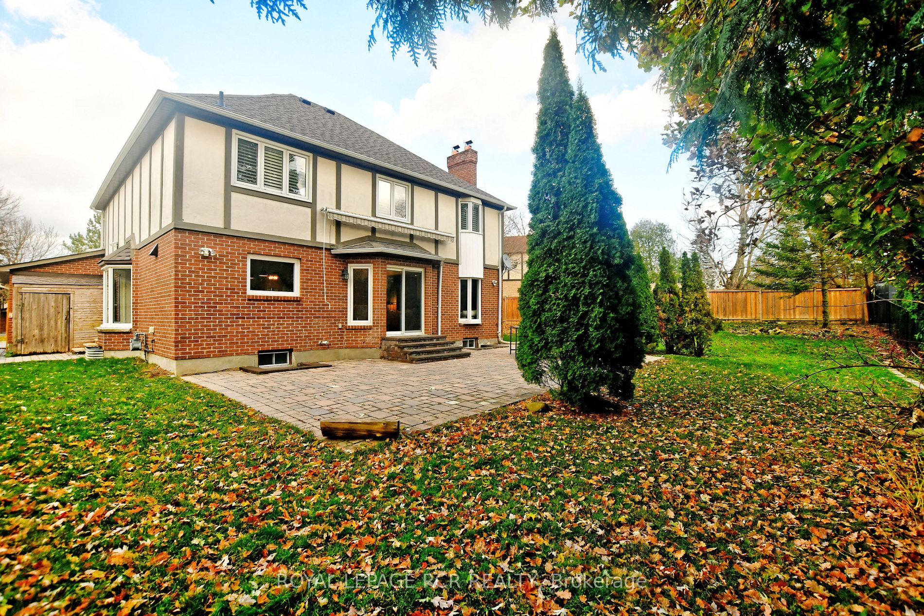 5 Willis Dr