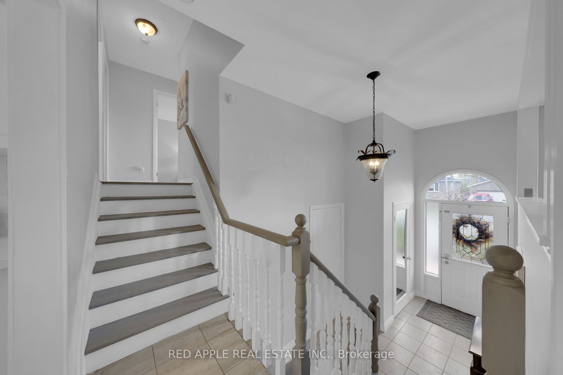 94 Crown Cres