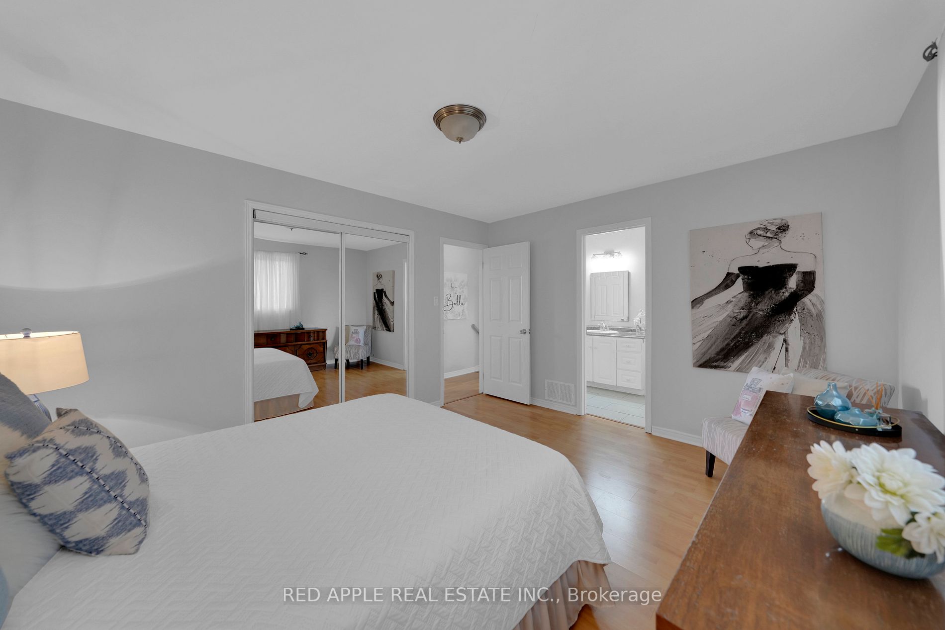 94 Crown Cres