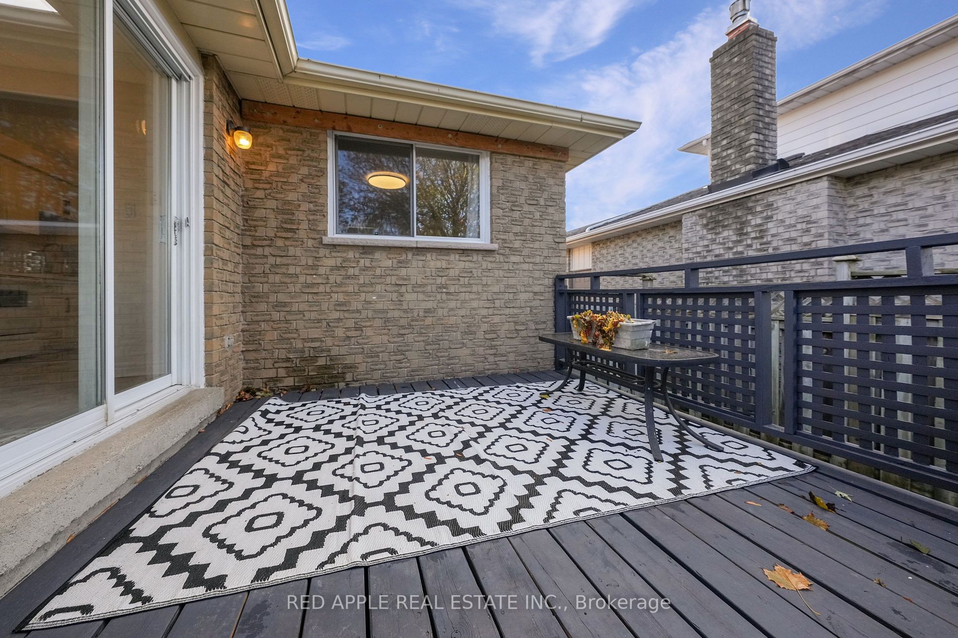 94 Crown Cres