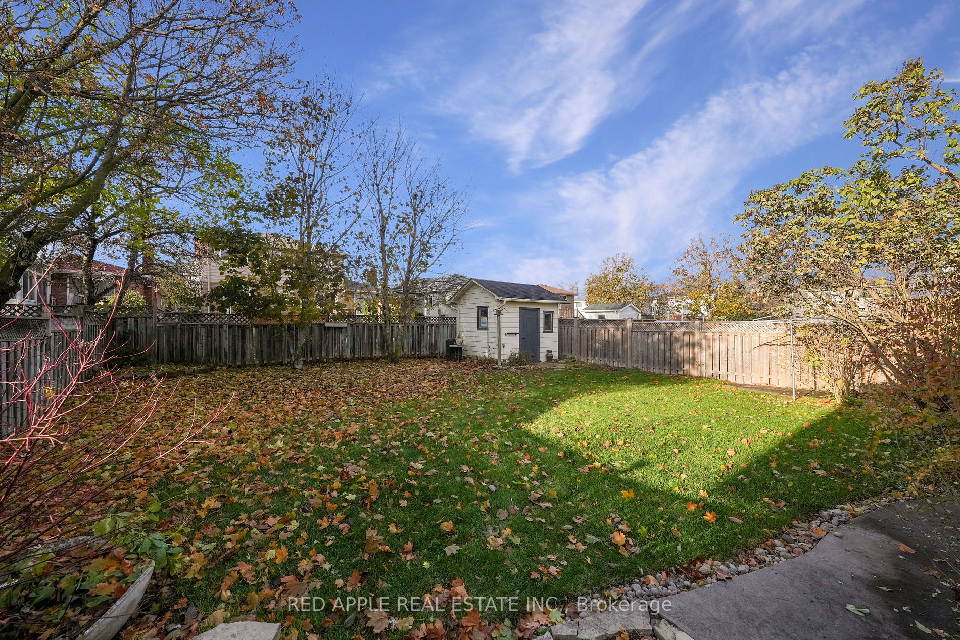 94 Crown Cres