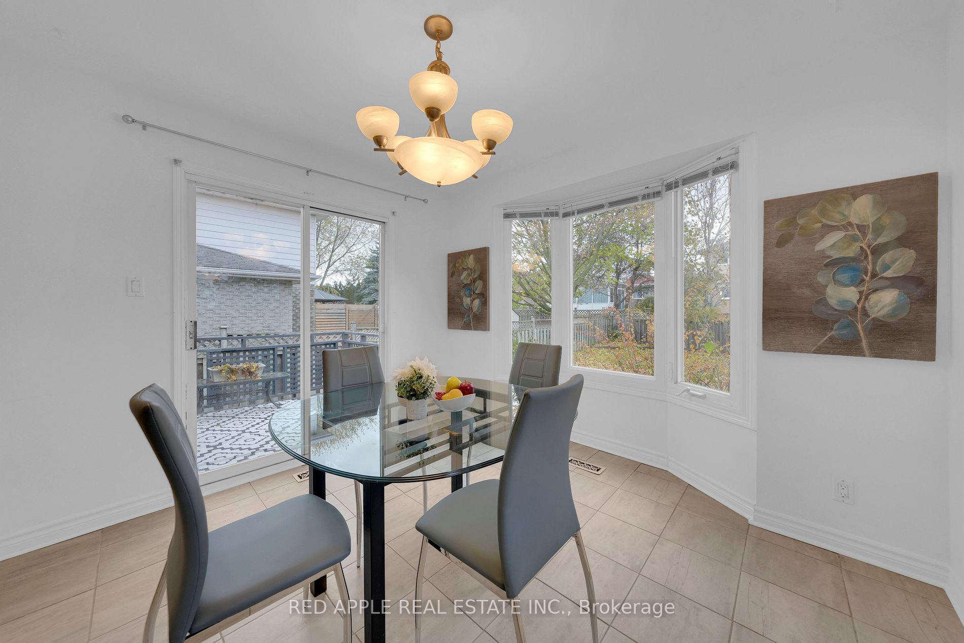 94 Crown Cres