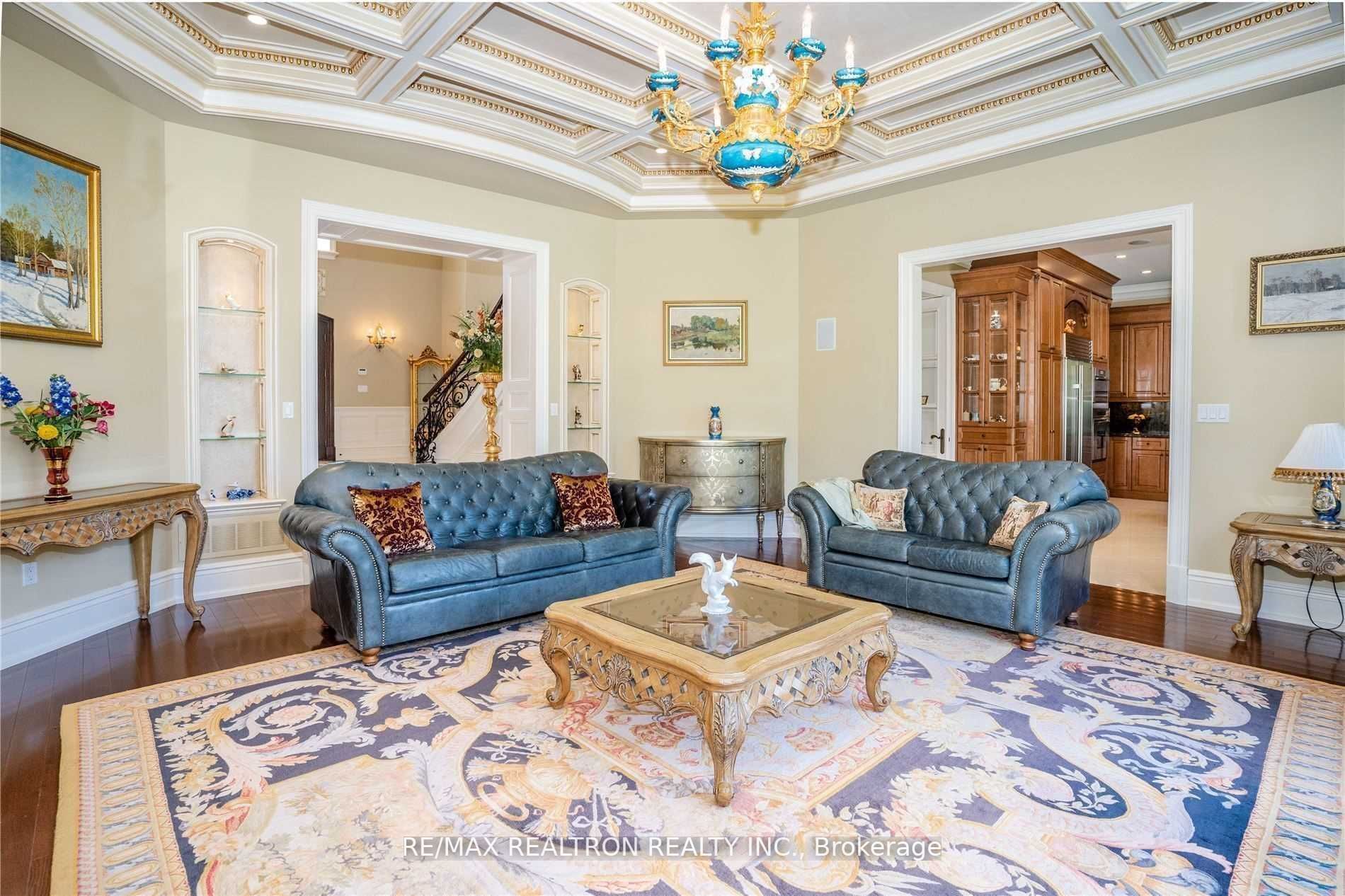 10 Denham Dr