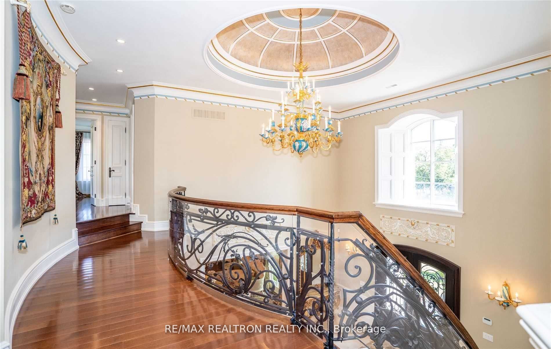 10 Denham Dr