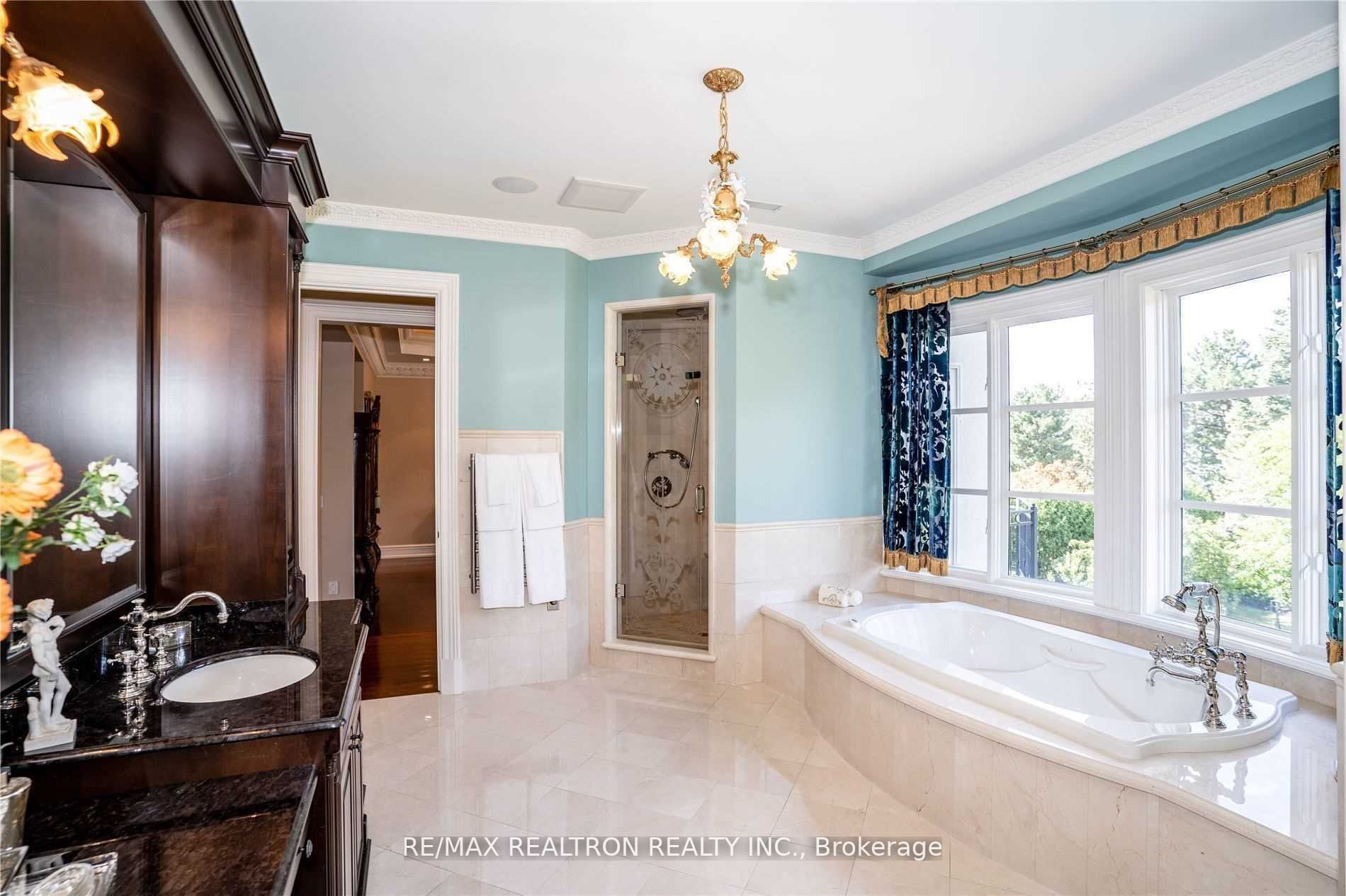 10 Denham Dr