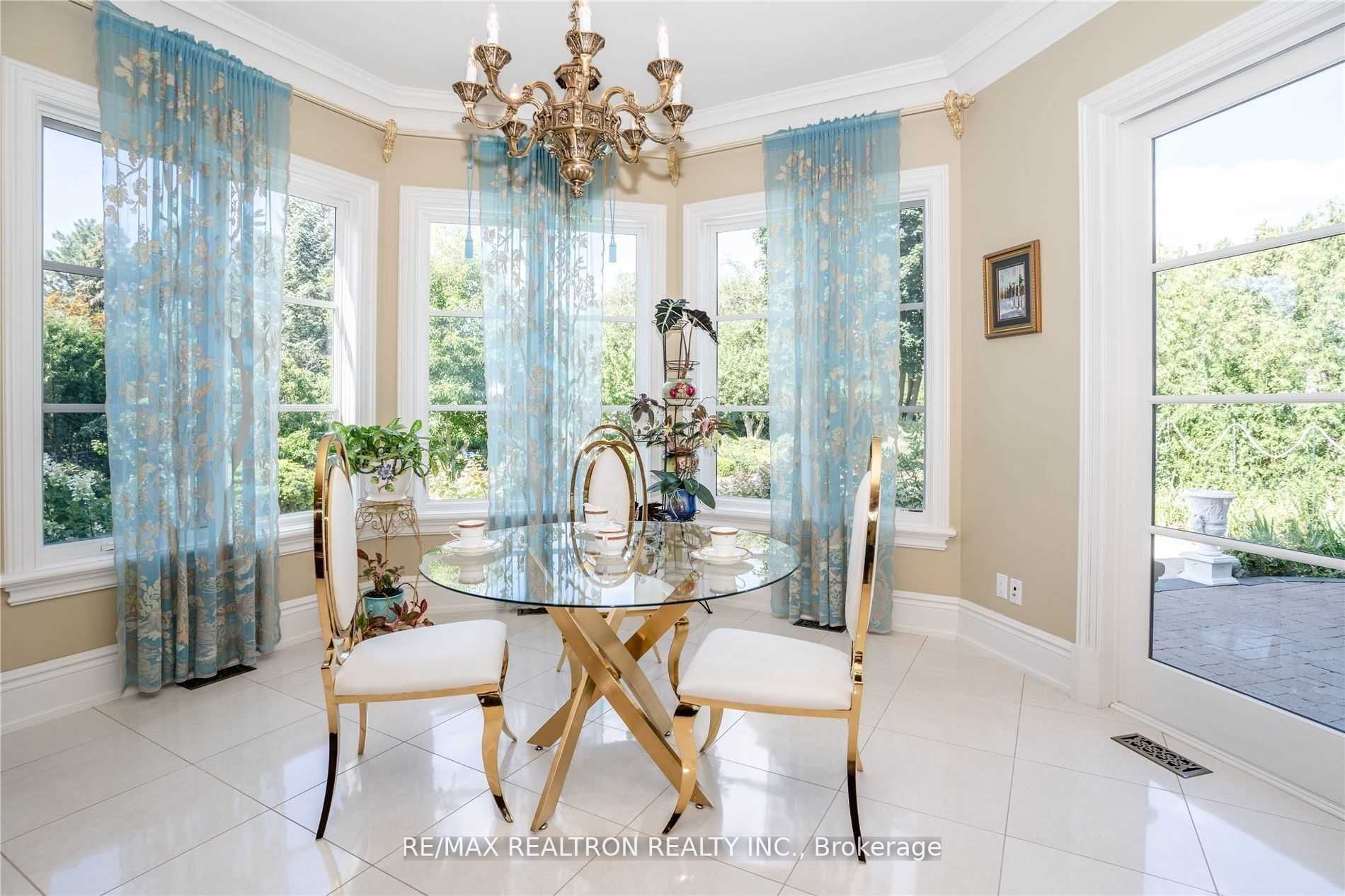 10 Denham Dr