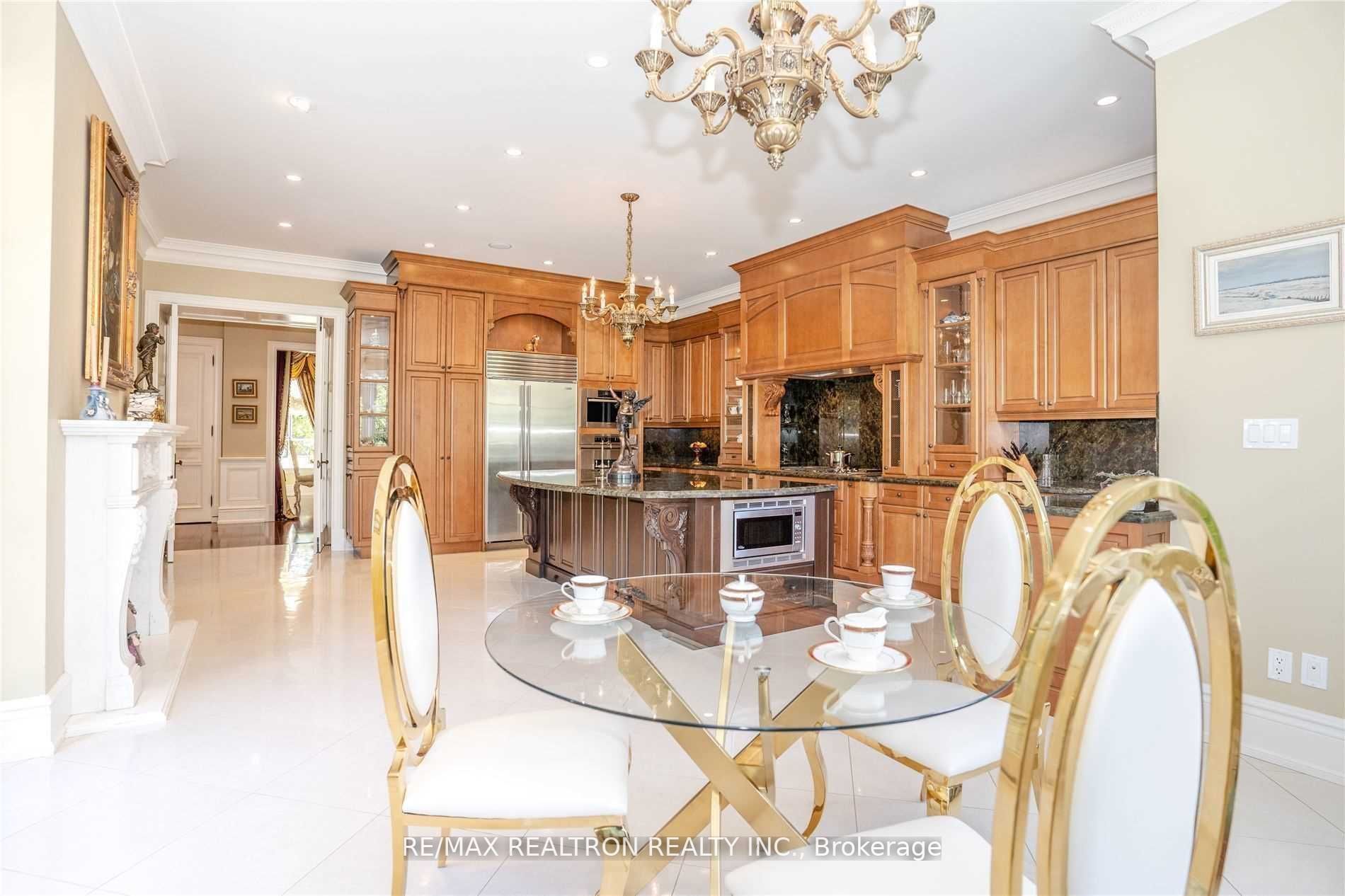 10 Denham Dr