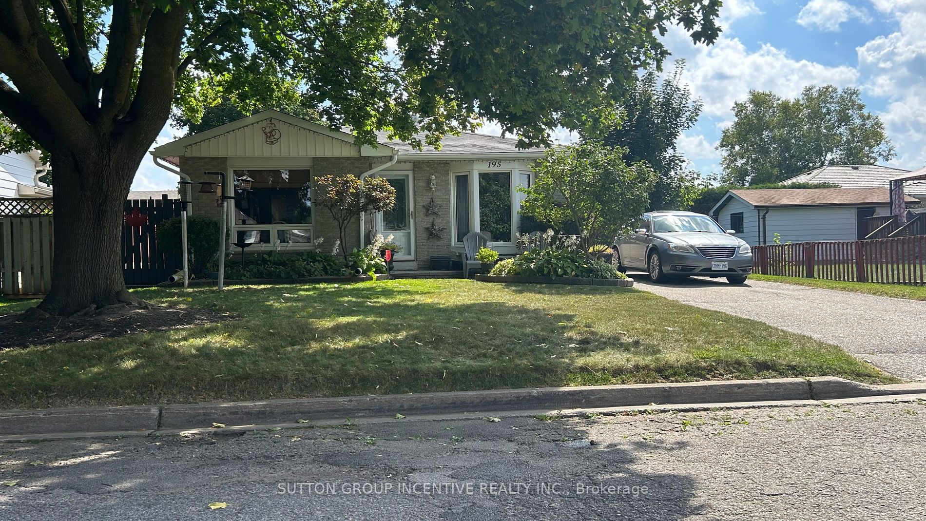 195 Mackenzie St