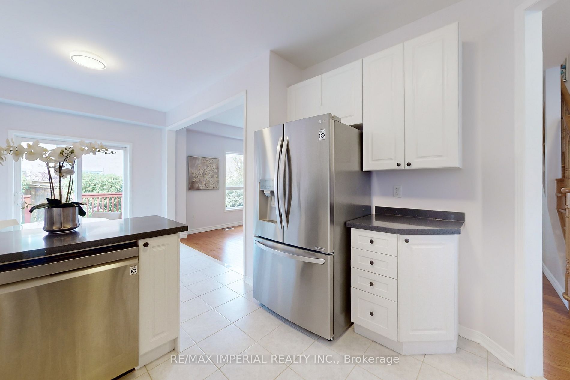 404 Old Colony Rd