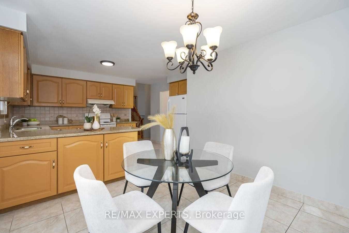 71 Misty Meadow Dr, #Upper