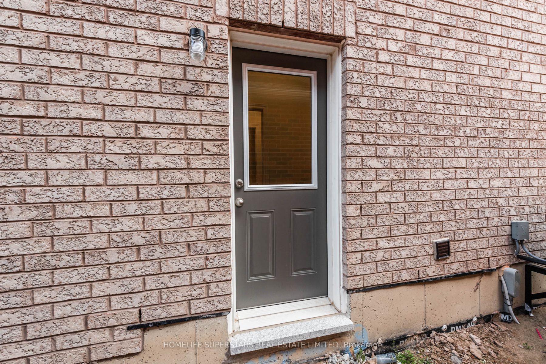 1121 Cole St