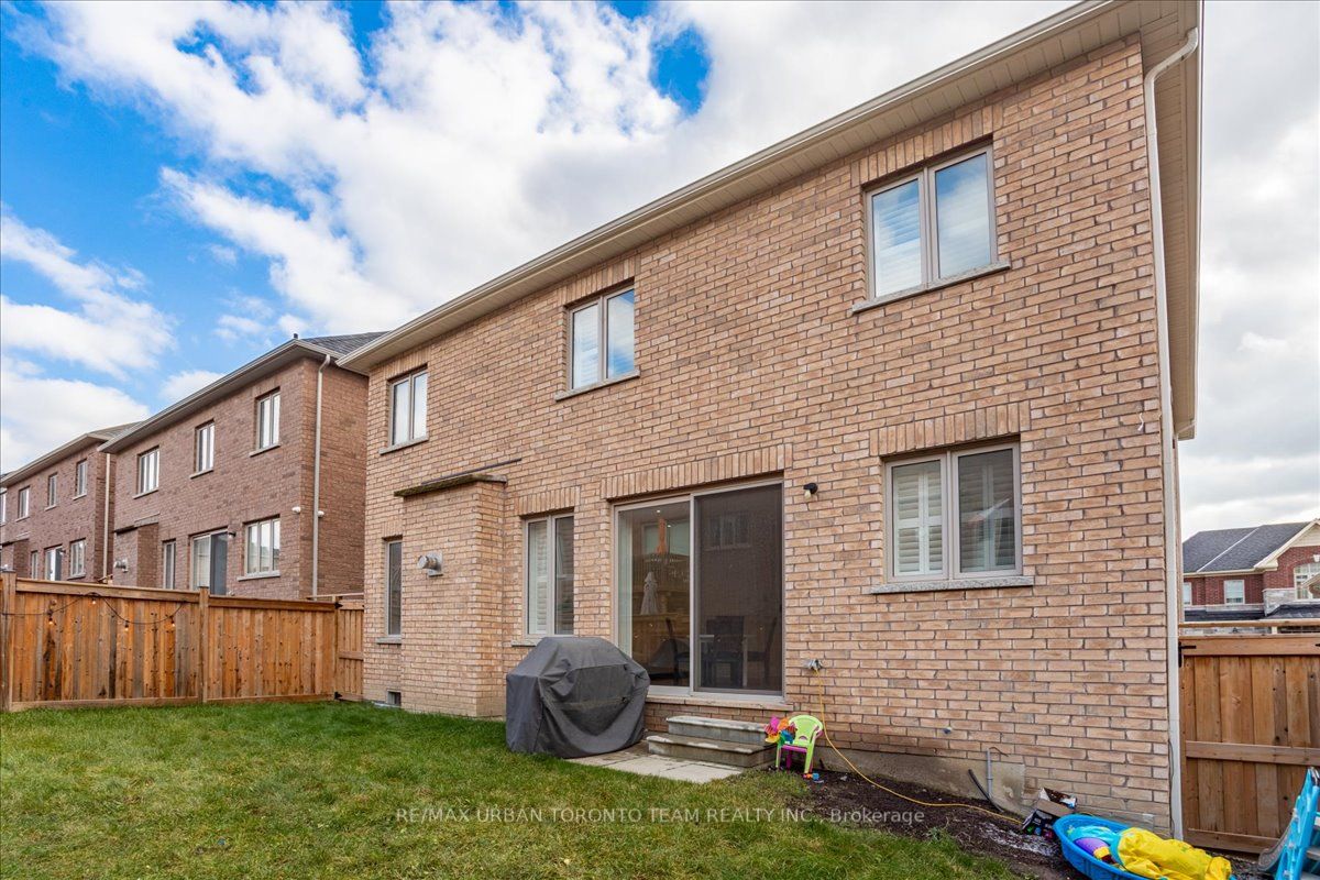14 Ben Sinclair Ave