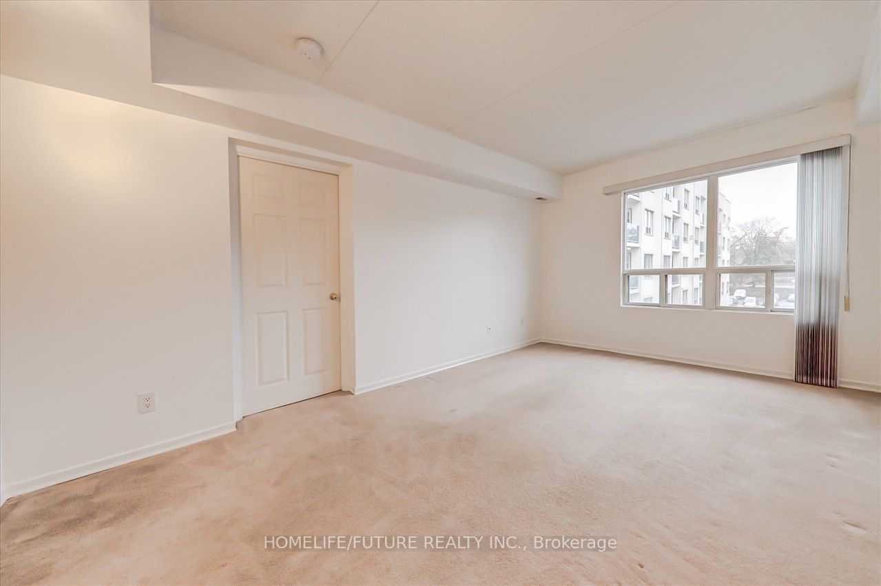 160 Wellington St E, #314